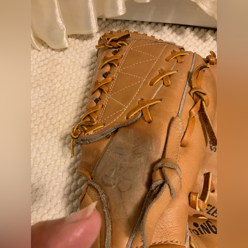 SPALDING BASEBALL GLOVE - Picture 4 of 8